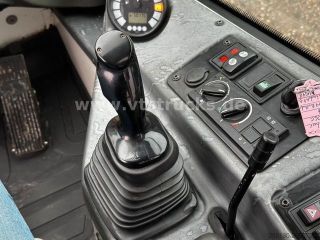 Kerekes rakodó LIEBHERR L506C Schaufel/Palettengabel