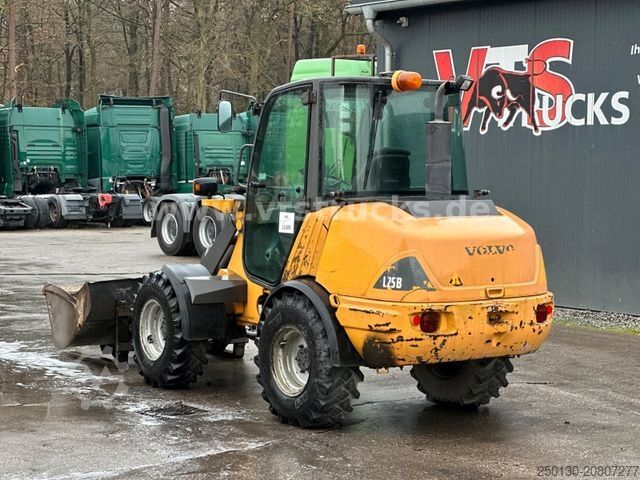 Kerekes rakodó VOLVO L25B-P Palettengabel&Schaufel