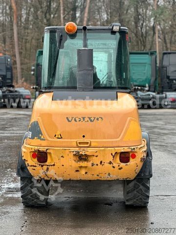 Kerekes rakodó VOLVO L25B-P Palettengabel&Schaufel