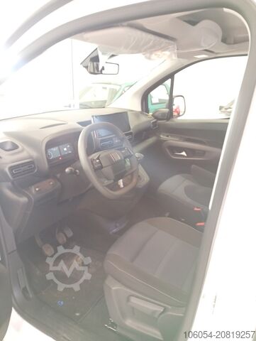 Mozgáskorlátozottak szállítására alkalmas furgon FIAT Doblo Kombi