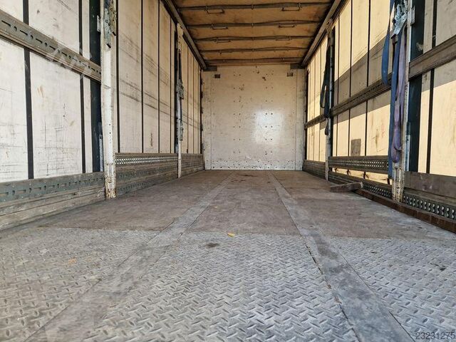 Semi-remorque à châssis mobile MAN TGX