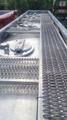 Poluprikolica cisterna Willig 1 Achs Tankauflieger 24.000 Liter 4 Kamm