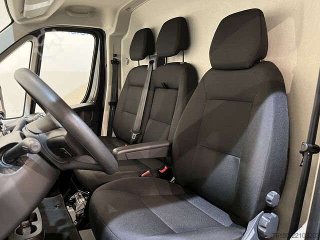 Furgon blaszak Peugeot Boxer 2.2 BlueHDi 140 PK L3H2 / Airco / Cruise ...