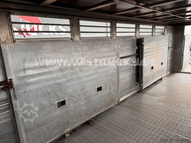 Pferdeanhänger Stehmann 1.Stock Viehanhänger Bj.2013