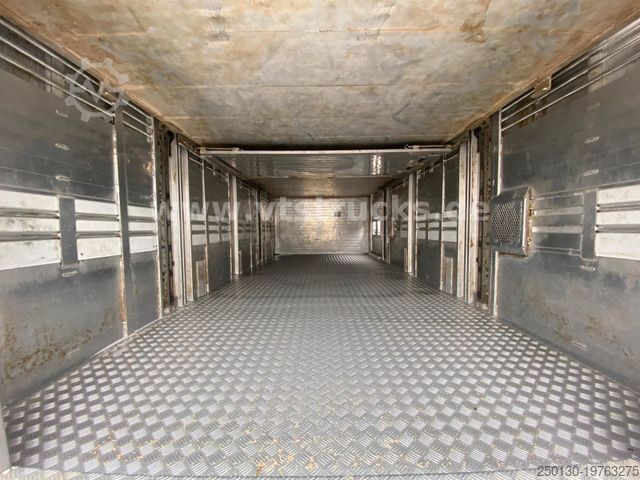 Veewagen MERCEDES-BENZ Antos 1833 EU6 2.Stock KaBa Vieh. m. Hubdach