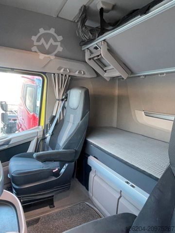Τυπική μονάδα τράκτορα DAF XG 530 4x2