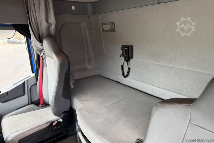 Trattore stradale standard Renault T430 4x2 / Swiss-Vehicle