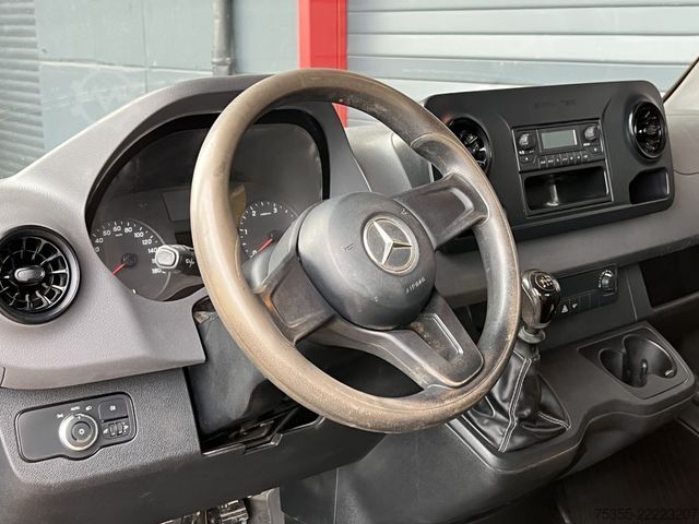 Pick-up van MERCEDES-BENZ Sprinter 311 CDI DOKA 6-Sitze AHK 2,7m 1-Hand