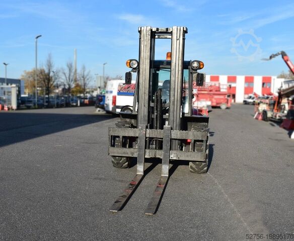 All-terrain vorkheftruck Ausa C 300 H X4