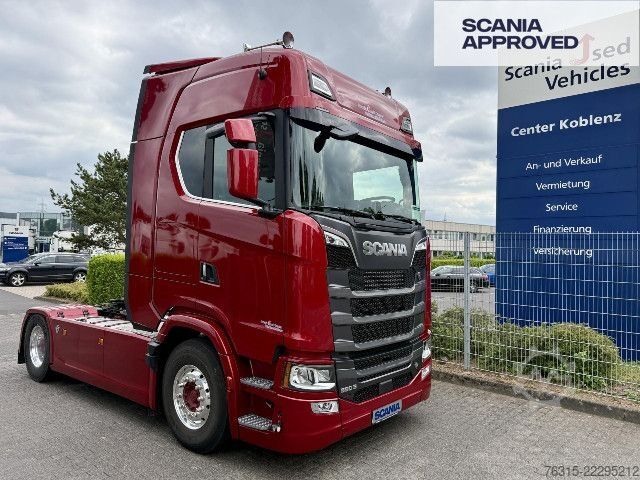 Standardní tahač Scania S590 - V8 - HIGHLINE - FULL AIR - LEDER - SCR ONLY