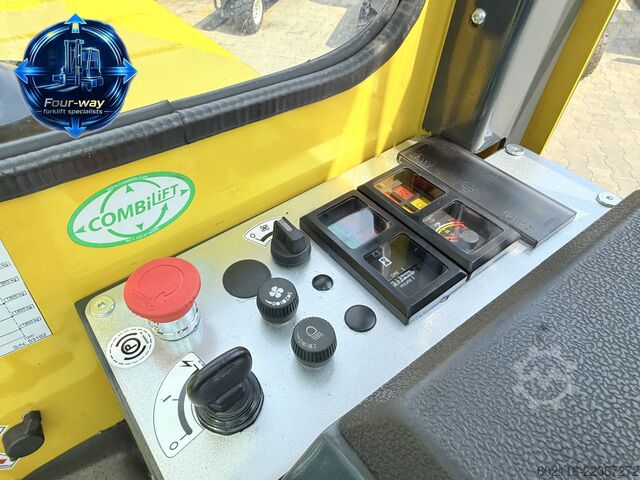 Fyrvägstruck Combilift C3000 GAS TRIPLEX 6400 ONLY 953H CABIN