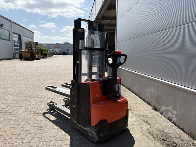 Gerbeur manuel Toyota SWE 200 D