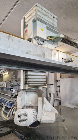 Sierra puente con cabezal giratorio GMM INTRA 36 CNC