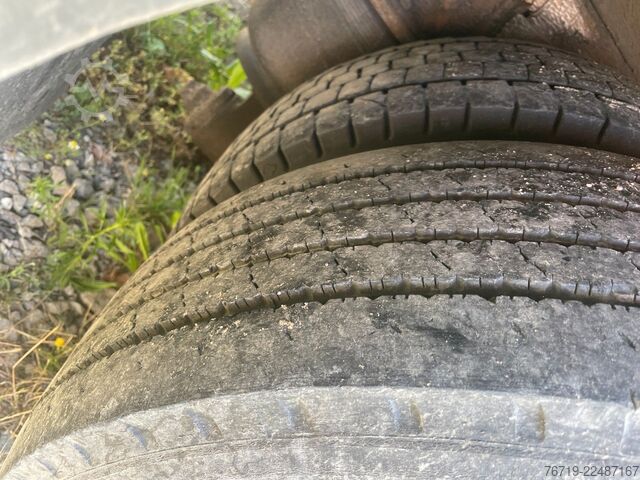 Kamion sa ravnom platformom IVECO ML120EL21/P Pritsche