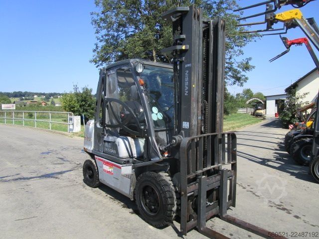 Wózek widłowy z silnikiem wysokoprężnym Nissan 3,2 Ton.-Triplex-FH 5,5m + Seitenschieber
