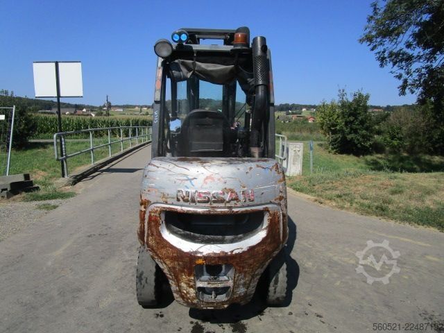 Wózek widłowy z silnikiem wysokoprężnym Nissan 3,2 Ton.-Triplex-FH 5,5m + Seitenschieber
