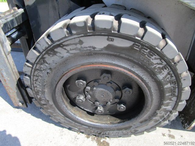 Wózek widłowy z silnikiem wysokoprężnym Nissan 3,2 Ton.-Triplex-FH 5,5m + Seitenschieber