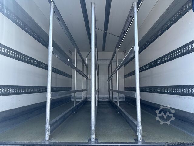 Vrachtwagen met bakwagen MERCEDES-BENZ ATEGO 818 L / LBW / KAMERA / 4.45 m KOFFER