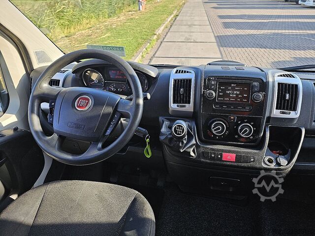 Bakwagen FIAT DUCATO 35 2.3 laadklap EURO6