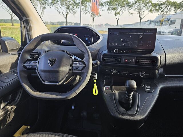 Kuffert PEUGEOT PARTNER 1.5 Facelift Navi 3-Zit