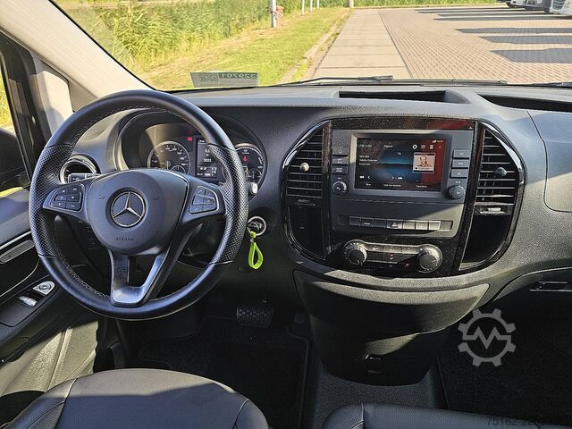 Camioneta familiar de techo alto MERCEDES-BENZ EVITO L2 280KM WLTP 60kWh!