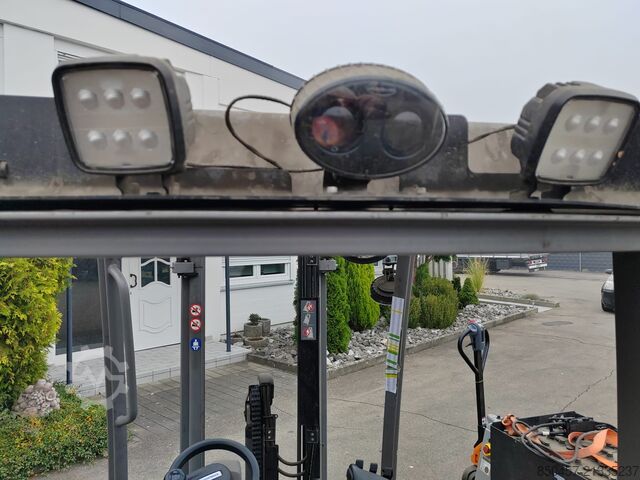 Elektromos – 4 kerék Jungheinrich EFG320 no battery  paket  2 stuck !!!!)