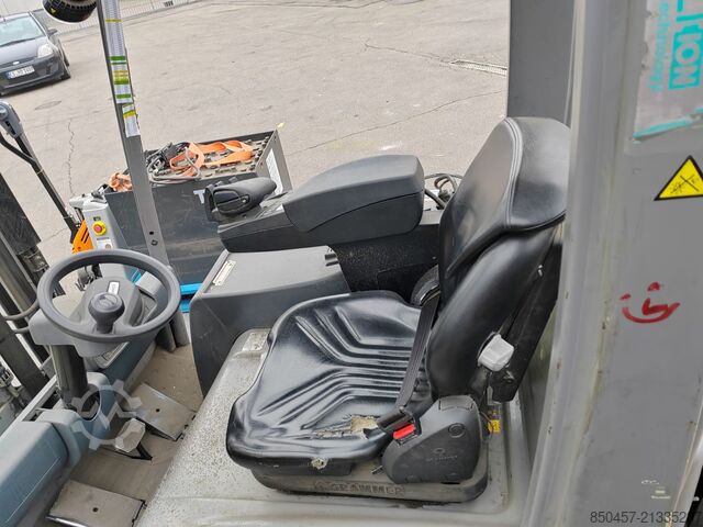 Elektromos – 4 kerék Jungheinrich EFG320 no battery  paket  2 stuck !!!!)