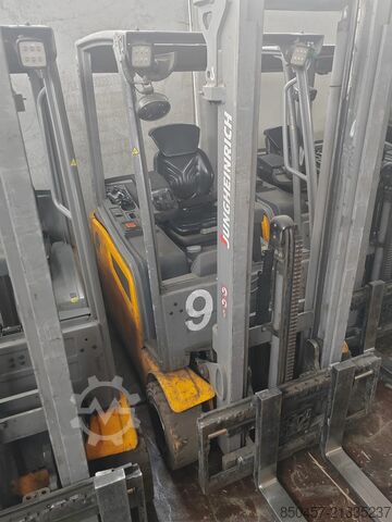 Elektromos – 4 kerék Jungheinrich EFG320 no battery  paket  2 stuck !!!!)