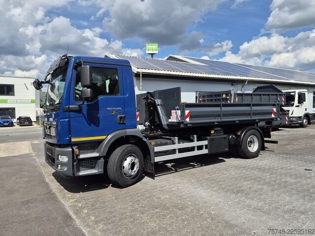 Roll-off tipper truck man TGM 15.290 BL Abrollkipper MultiHaken 900-1570mm