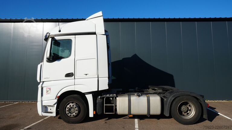 Standard-SZM Mercedes-Benz Actros 1942 tractor unit