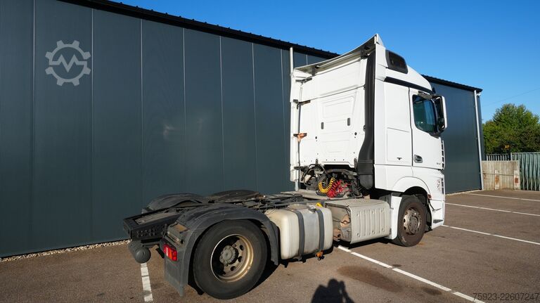 Standard-SZM Mercedes-Benz Actros 1942 tractor unit