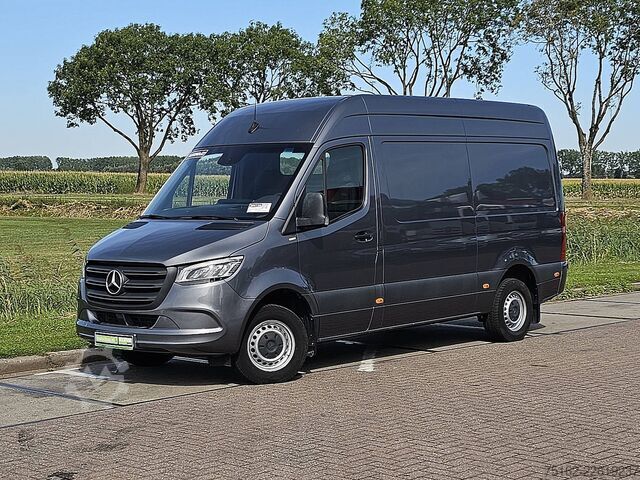 Carrinha de tejadilho alto MERCEDES-BENZ SPRINTER 317 L2H2 LED Navi Autom.