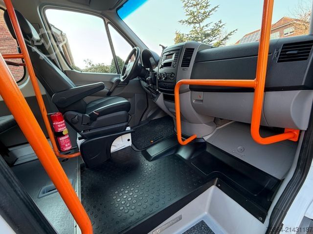Minibuss MERCEDES-BENZ Sprinter 314 BlueTEC 9Sitze Motor baut Druck auf