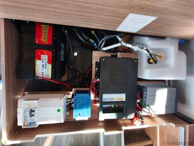 Halvintegrerad husbil WEINSBERG X-Cursion CUV 500 MQ mit slideBett,4 personen