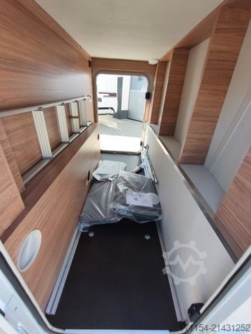 Halvintegrerad husbil WEINSBERG X-Cursion CUV 500 MQ mit slideBett,4 personen