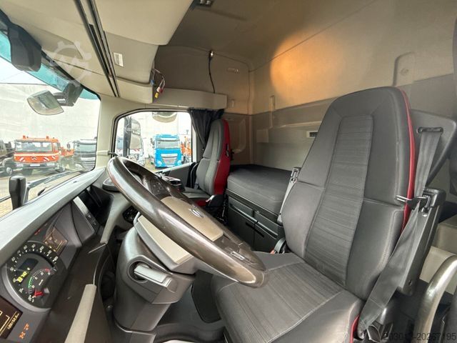 Holztransporter LKW VOLVO FH 510 8x4 Holztransporter Kran PENZ *Anhänger