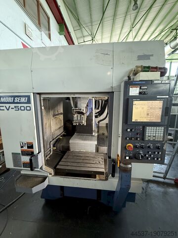Pionowe centrum obróbcze Mori Seiki CV-500A