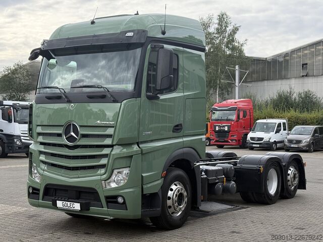 Lastbilchassi MERCEDES-BENZ 2551 6x2 Fahrgestell Euro 6e