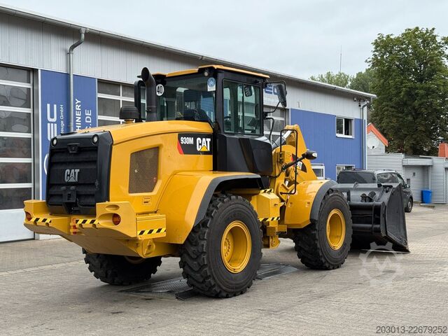 Hjullastare CATERPILLAR 930M Radlader mit Schaufel 2.090 BTH