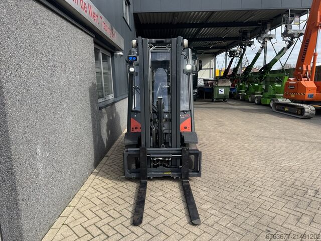 Linde H20D-02/600 tripla 465 Freelift / oldalmozgató / 4. funkció 2017 DÍZEL 73500 óra LINDE H20D-02/600 triplo 465 Freelift / Sideshift /  4e functie 2017 DIESEL 73500uur