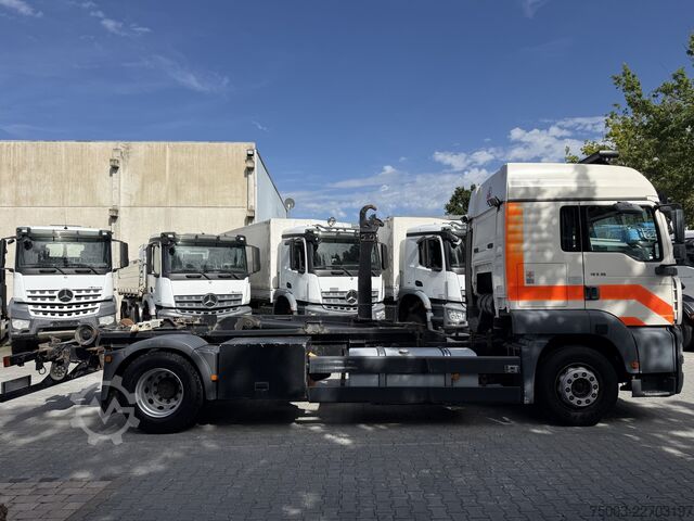 Wywrotka MAN TGA 18.360 / Steyr 18S36 Rotes Kreuz