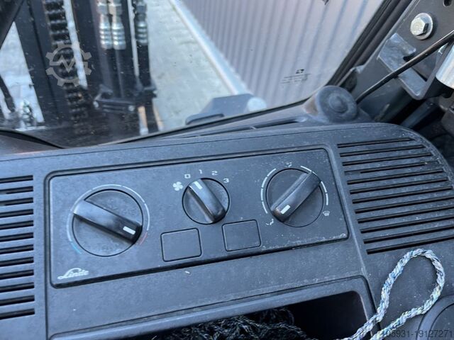 Electric 4-wheel forklift Linde E35HL-01