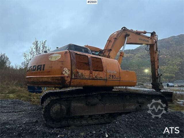 Pelle sur chenilles Hyundai Robex 210LC- 3H excavator w/ 5 buckets. Replaced t