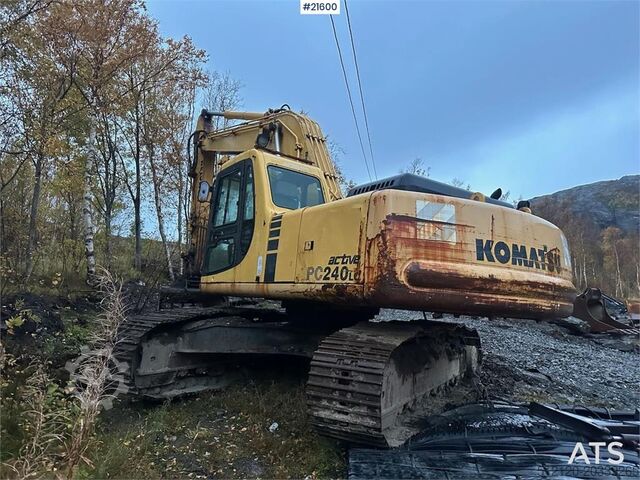 Pelle sur chenilles Komatsu PC240LC excavator. WATCH VIDEO.