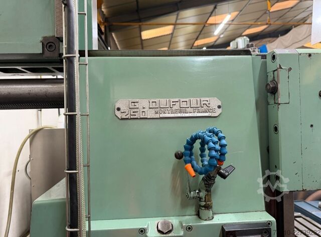 Fresadora universal DUFOUR 250