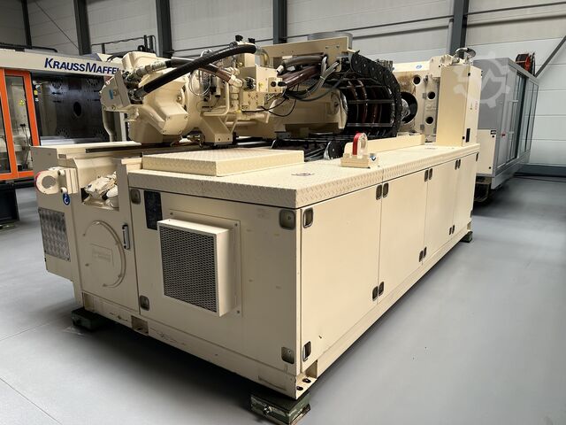 Injection molding machine KraussMaffei KM 800 - 6100 MX