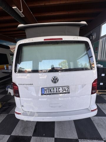 Camper Volkswagen California Ocean 2023 | Automatico | Tetto a soffietto