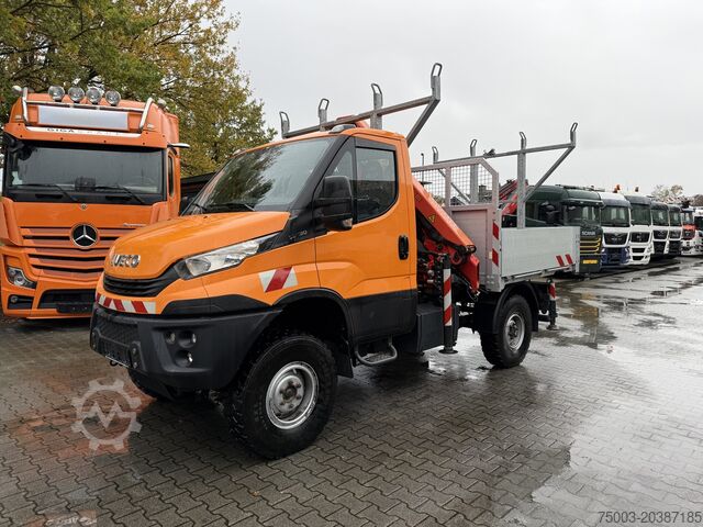 Tehergépkocsi-daruval szerelt furgon Iveco Daily 55S18W 4X4 Palfinger PK 7.501