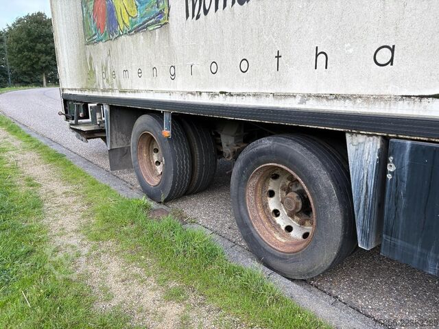Caisse fermée Floor 2- Flower Sales Trailer 2-Axle / Box / Koffer /...