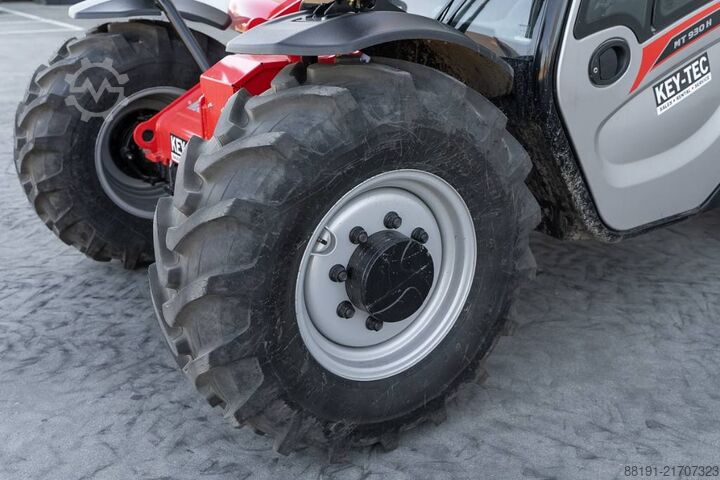 Teleszkópos rakodó Manitou MT 930